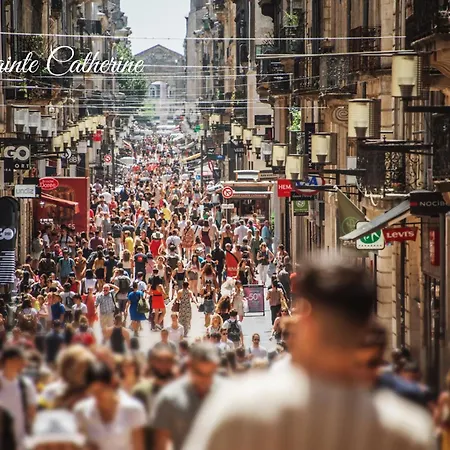 La Des Martyrs - Centre - Elegant